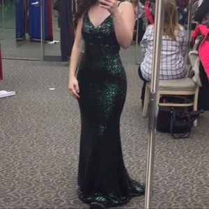 green sequin bodycon dress